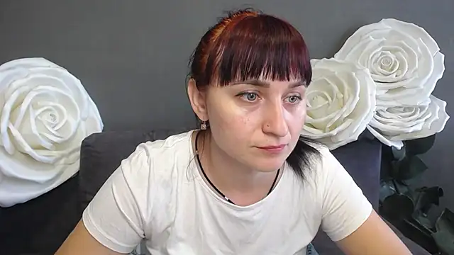 NinaFlawlees online show from September 16, 11:55 am