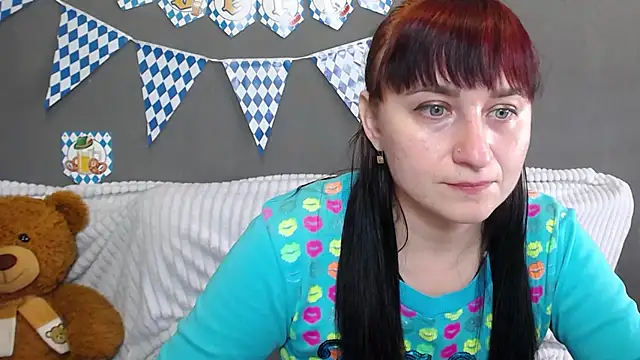 NinaFlawlees online show from September 30, 11:59 am