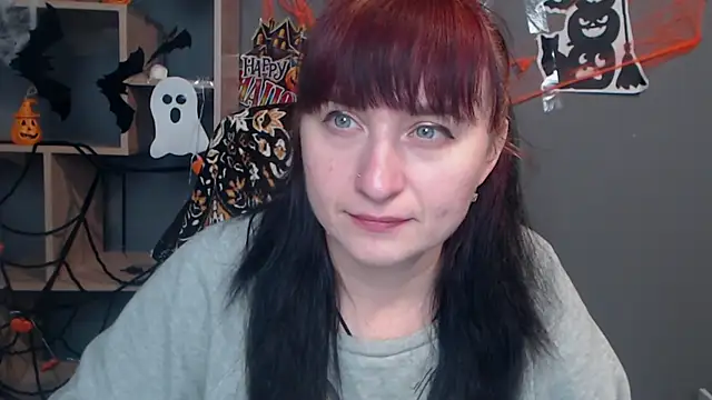 NinaFlawlees online show from October 20, 12:05 pm