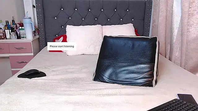 Snapshot of CanndyBrunett chatting on February 14, 8:38 pm CanndyBrunett online show from February 14, 8:38 pm