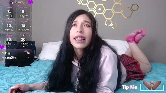 adriscute online show from January 10, 6:20 am