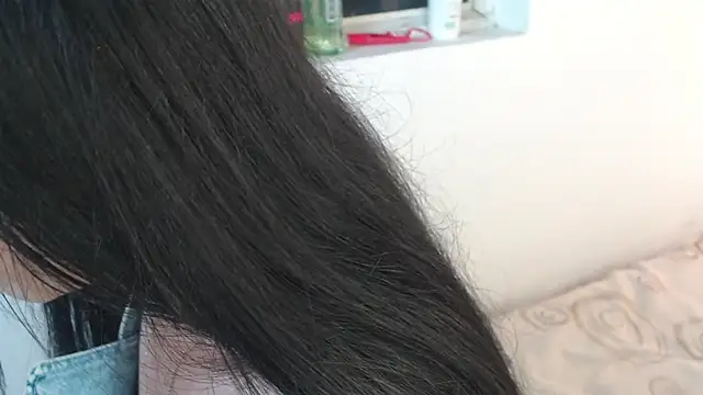 adriscute online show from February 9, 3:11 am