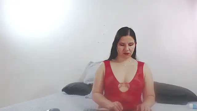 zohe  online show from October 16, 2:40 pm