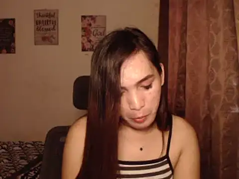 Snapshot of Msyensmith chatting on January 8, 8:27 am Msyensmith online show from January 8, 8:27 am