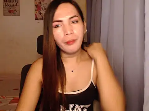 Snapshot of Msyensmith chatting on February 11, 7:54 am Msyensmith online show from February 11, 7:54 am