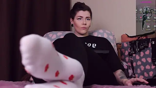 Luna Blake online show from December 5, 5:50 pm