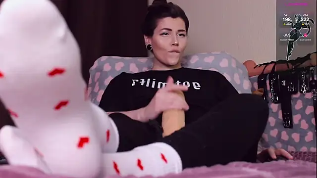 Luna Blake online show from December 8, 8:47 pm