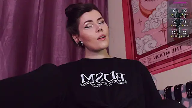 Luna Blake online show from March 5, 4:35 pm