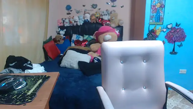 milfeddy  online show from October 15, 8:20 pm