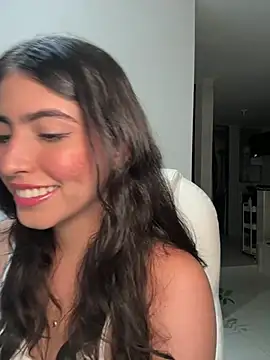 Snapshot of Gaby_zahir_ chatting on December 5, 12:41 am Gaby zahir  online show from December 5, 12:41 am