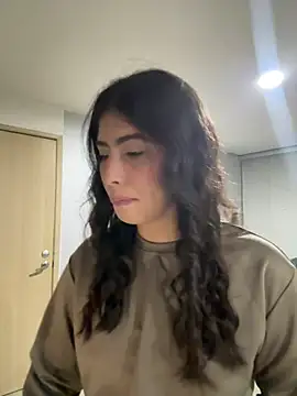 Snapshot of Gaby_zahir_ chatting on December 23, 9:59 am Gaby zahir  online show from December 23, 9:59 am