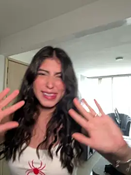 Snapshot of Gaby_zahir_ chatting on December 23, 1:13 pm Gaby zahir  online show from December 23, 1:13 pm