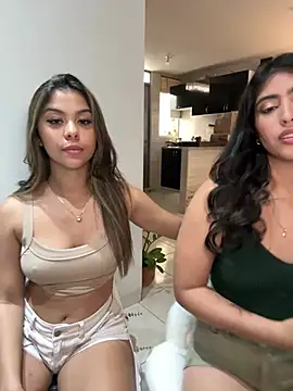 Snapshot of Gaby_zahir_ chatting on February 2, 4:22 pm Gaby zahir  online show from February 2, 4:22 pm