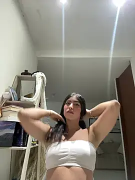 Snapshot of Gaby_zahir_ chatting on March 22, 9:34 am Gaby zahir  online show from March 22, 9:34 am
