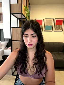 Snapshot of Gaby_zahir_ chatting on October 17, 3:36 pm Gaby zahir  online show from October 17, 3:36 pm