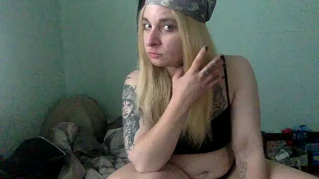 Snapshot of alexabunni chatting on July 28, 3:21 pm alexabunni online show from July 28, 3:21 pm