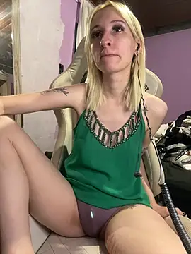 bunnydark00 online show from April 1, 4:46 am