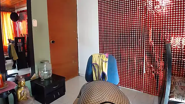 Snapshot of Sweett_Anya chatting on May 26, 3:19 pm Sweett Anya online show from May 26, 3:19 pm