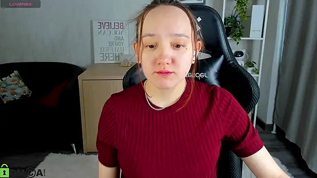 Snapshot of Fera1_Berry chatting on April 30, 1:01 am Fera1 Berry online show from April 30, 1:01 am