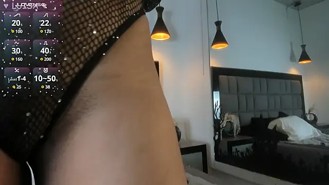 Snapshot of Naughty__Mom chatting on January 16, 1:58 pm Naughty Mom online show from January 16, 1:58 pm