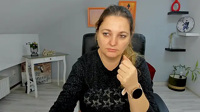 LollaGirl online show from January 30, 4:58 am