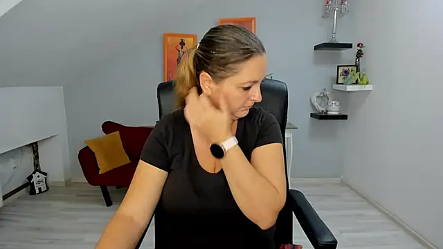 LollaGirl online show from October 10, 3:16 am