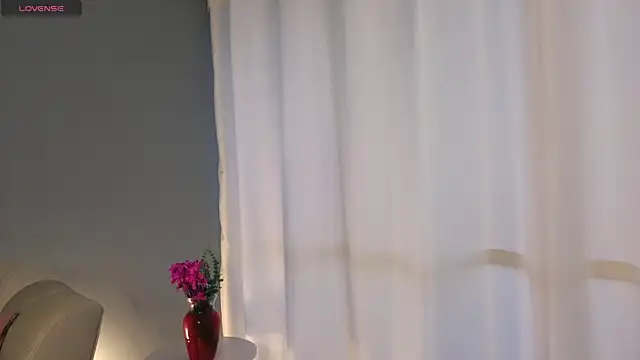 Snapshot of BrookeMiller chatting on October 24, 8:27 pm BrookeMiller online show from October 24, 8:27 pm