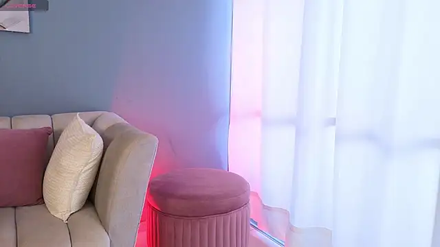 Snapshot of BrookeMiller chatting on December 22, 5:21 pm BrookeMiller online show from December 22, 5:21 pm