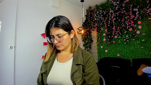 SarahDeyvis online show from November 3, 3:57 pm