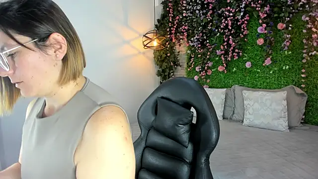 SarahDeyvis online show from January 7, 2:52 pm