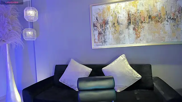 EveBensonX online show from February 12, 12:33 pm