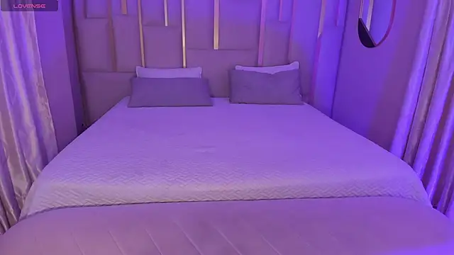 EveBensonX online show from February 20, 12:15 pm