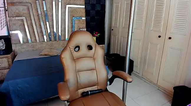 cute sassy online show from February 14, 9:32 pm