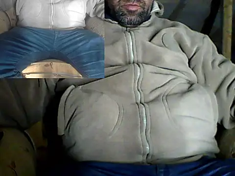 Snapshot of masculine_bear_daddy chatting on December 24, 5:55 pm masculine bear daddy online show from December 24, 5:55 pm