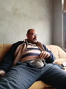 Snapshot of masculine_bear_daddy chatting on December 5, 9:40 am masculine bear daddy online show from December 5, 9:40 am