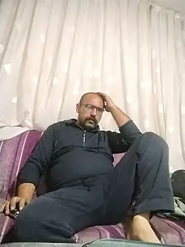 Snapshot of masculine_bear_daddy chatting on December 18, 4:46 pm masculine bear daddy online show from December 18, 4:46 pm