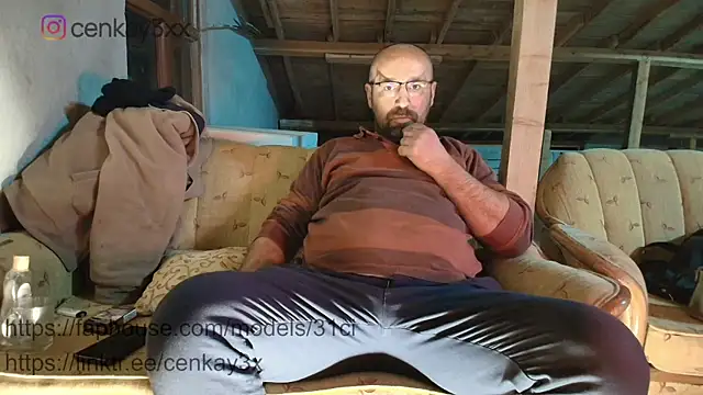 Snapshot of masculine_bear_daddy chatting on January 12, 5:29 pm masculine bear daddy online show from January 12, 5:29 pm