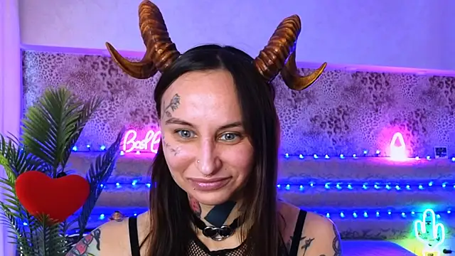 Cool Freak  online show from March 23, 9:10 am