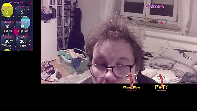 Snapshot of larsgolars chatting on July 2, 8:15 pm larsgolars online show from July 2, 8:15 pm