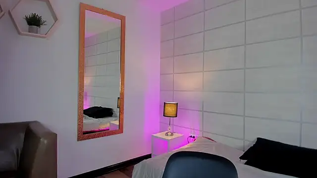 NanaRott online show from April 2, 8:39 pm