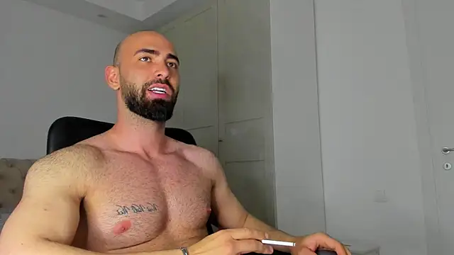 MichaelMasterss online show from April 18, 10:32 pm