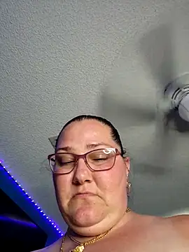 SexyNikki6969 online show from April 13, 8:36 pm