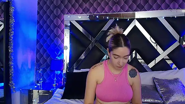 victoriaa lee  online show from May 28, 6:38 pm