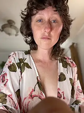 mossy kiss online show from March 1, 7:16 pm