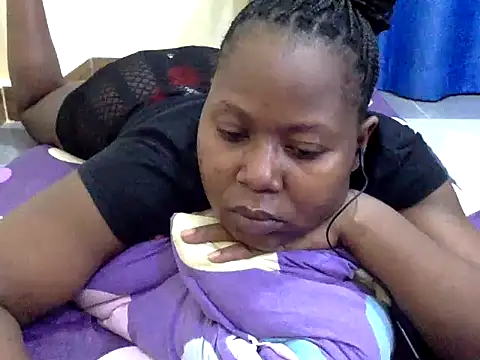 Snapshot of 10sexymelo69_ chatting on April 19, 4:56 am 10sexymelo69 online show from April 19, 4:56 am