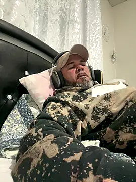 Snapshot of Cristian-Brayan chatting on October 18, 11:55 am Cristian-Brayan online show from October 18, 11:55 am