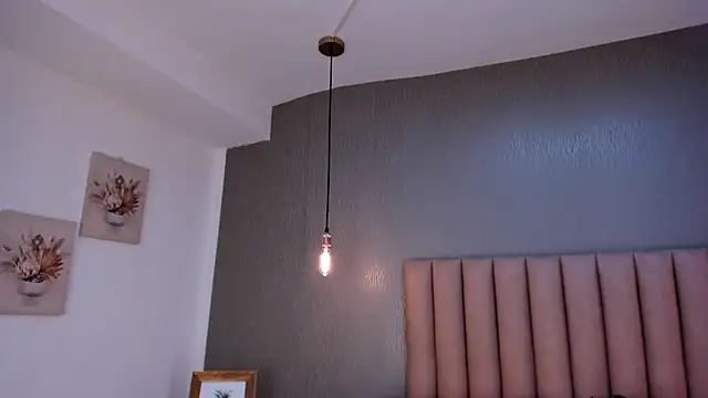 Alexa Thaylor  online show from January 31, 9:05 pm