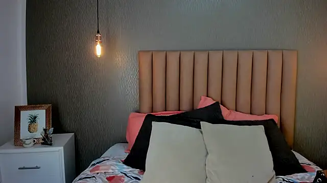 Alexa Thaylor  online show from February 10, 2:16 pm