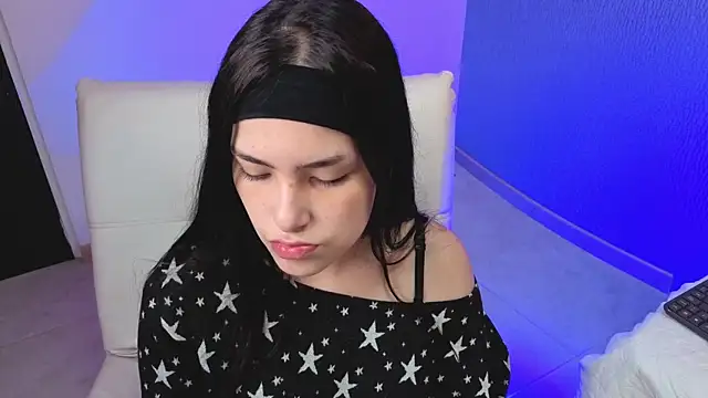 Alexa Thaylor  online show from December 22, 2:58 pm