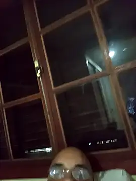 RobertoBuzios22 online show from November 4, 1:54 pm